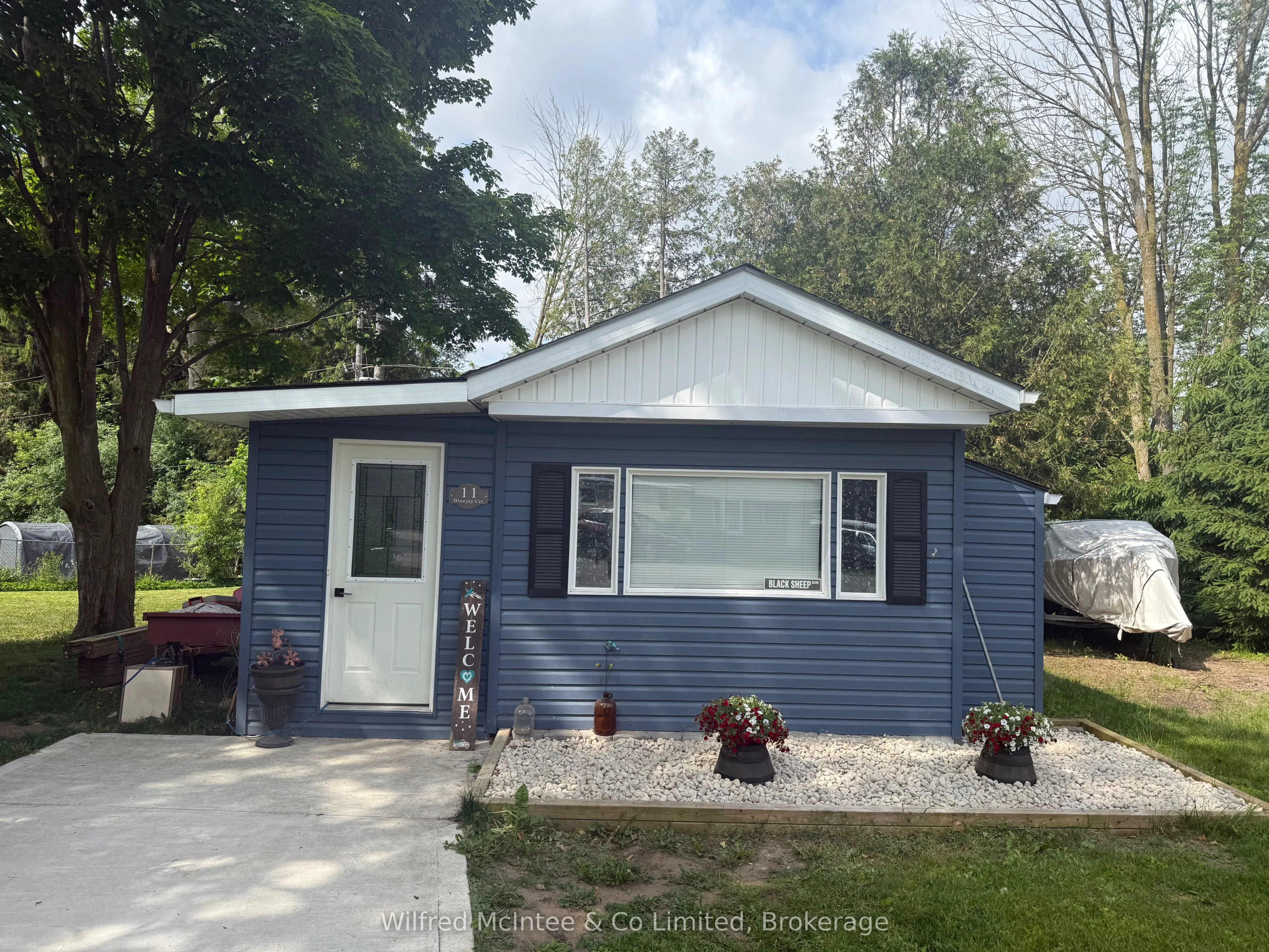 11 Bluejay Court, Brockton, ON N0G 2V0
