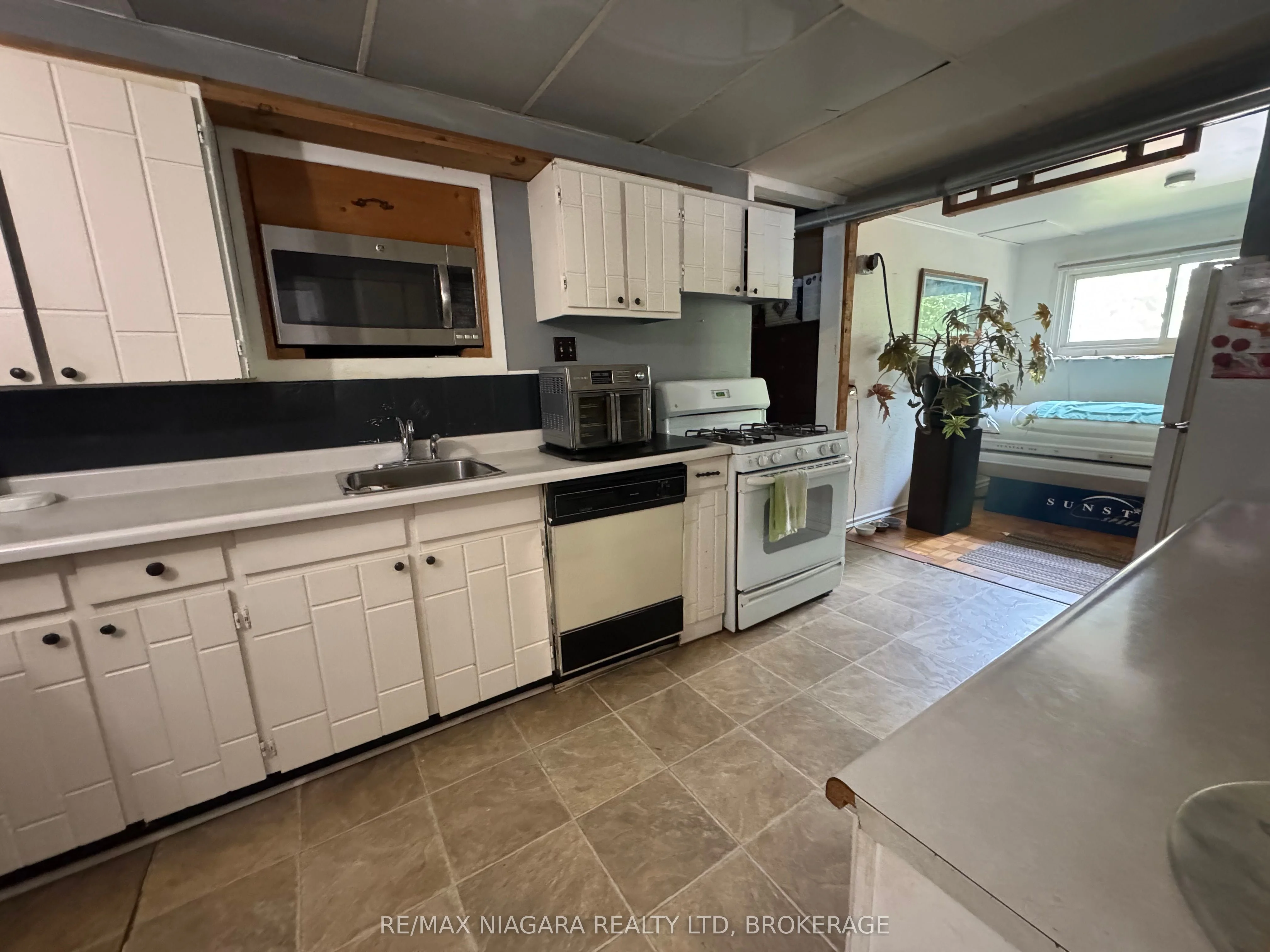 1640 Dominion Road, Fort Erie, ON L2A 5M4