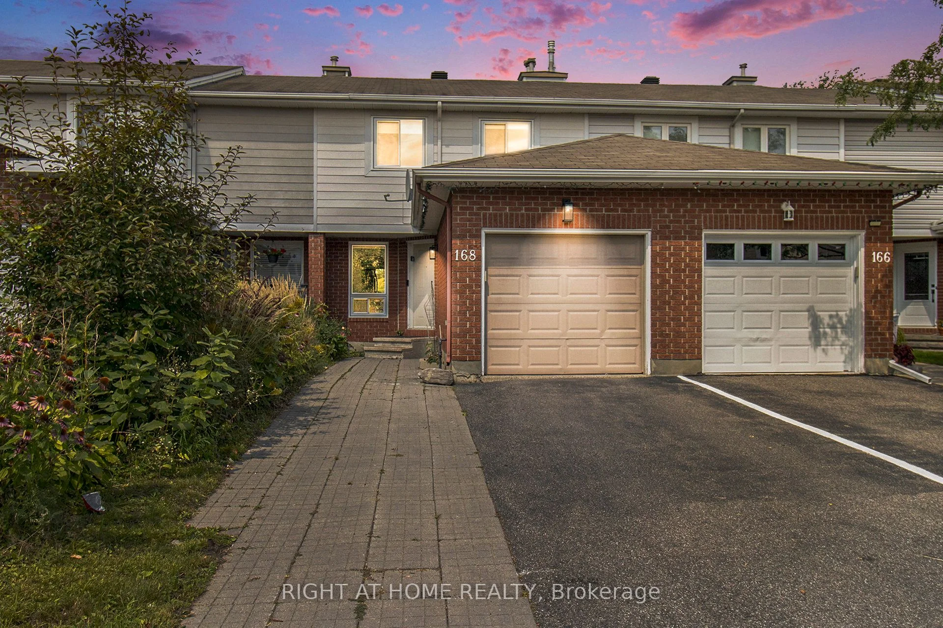168 Huntersfield Drive, Hunt Club - South Keys and Area, ON K1T 3L9