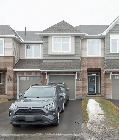 Att/Row/Townhouse in Stittsville - Munster - Richmond