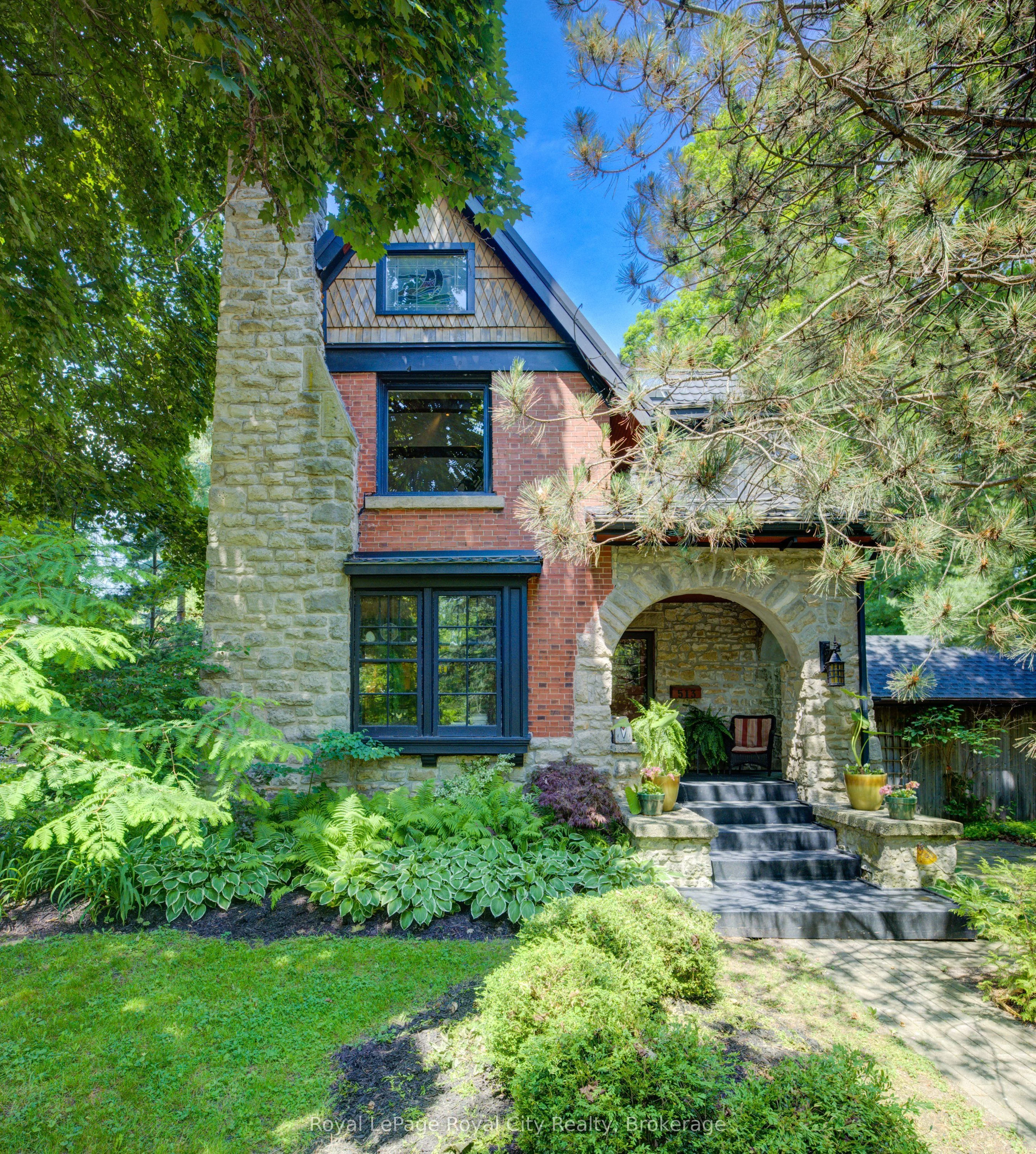 Detached in Centre Wellington
