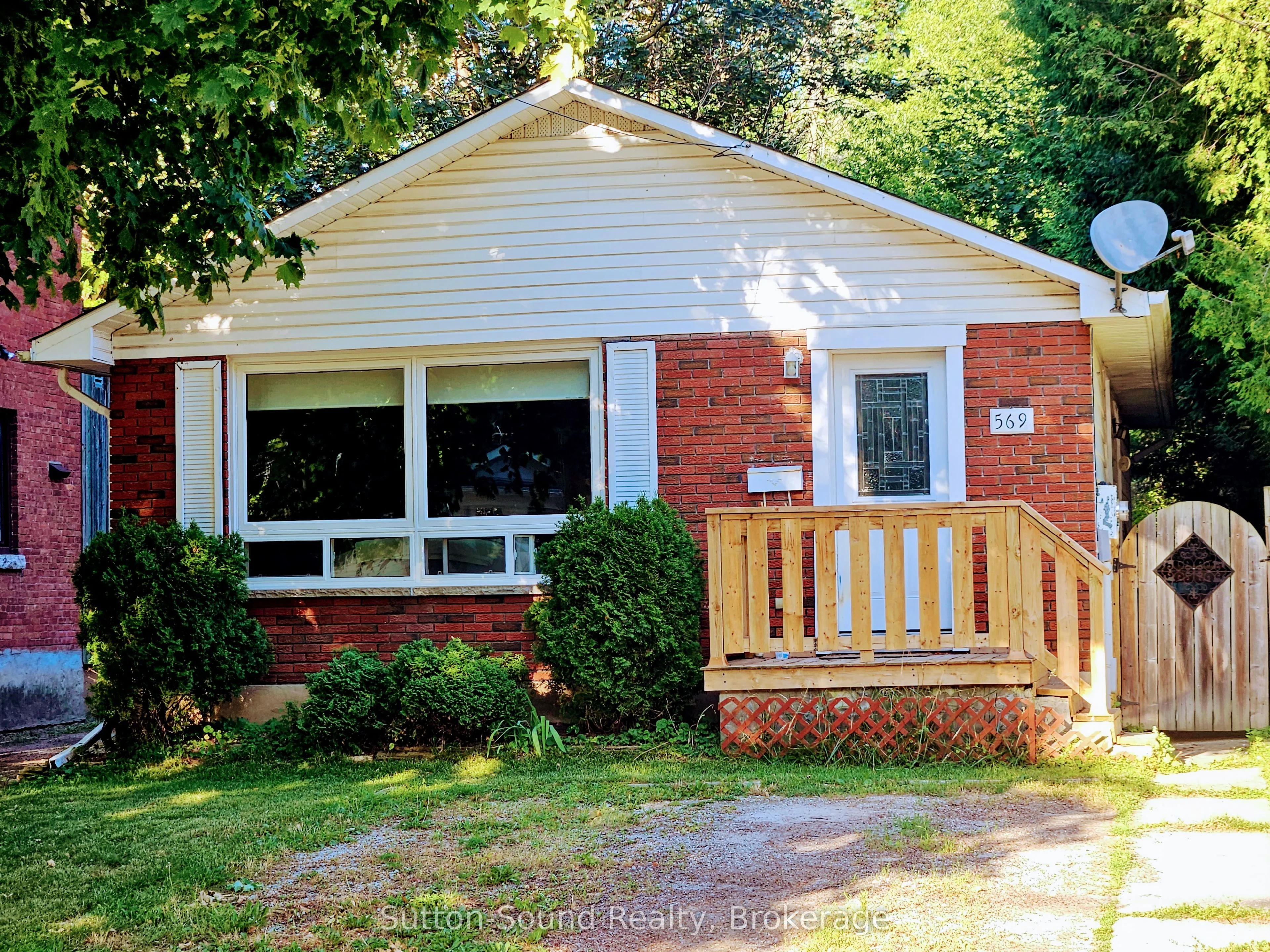 569 3rd Ave E Avenue, Owen Sound, ON N4K 2J9