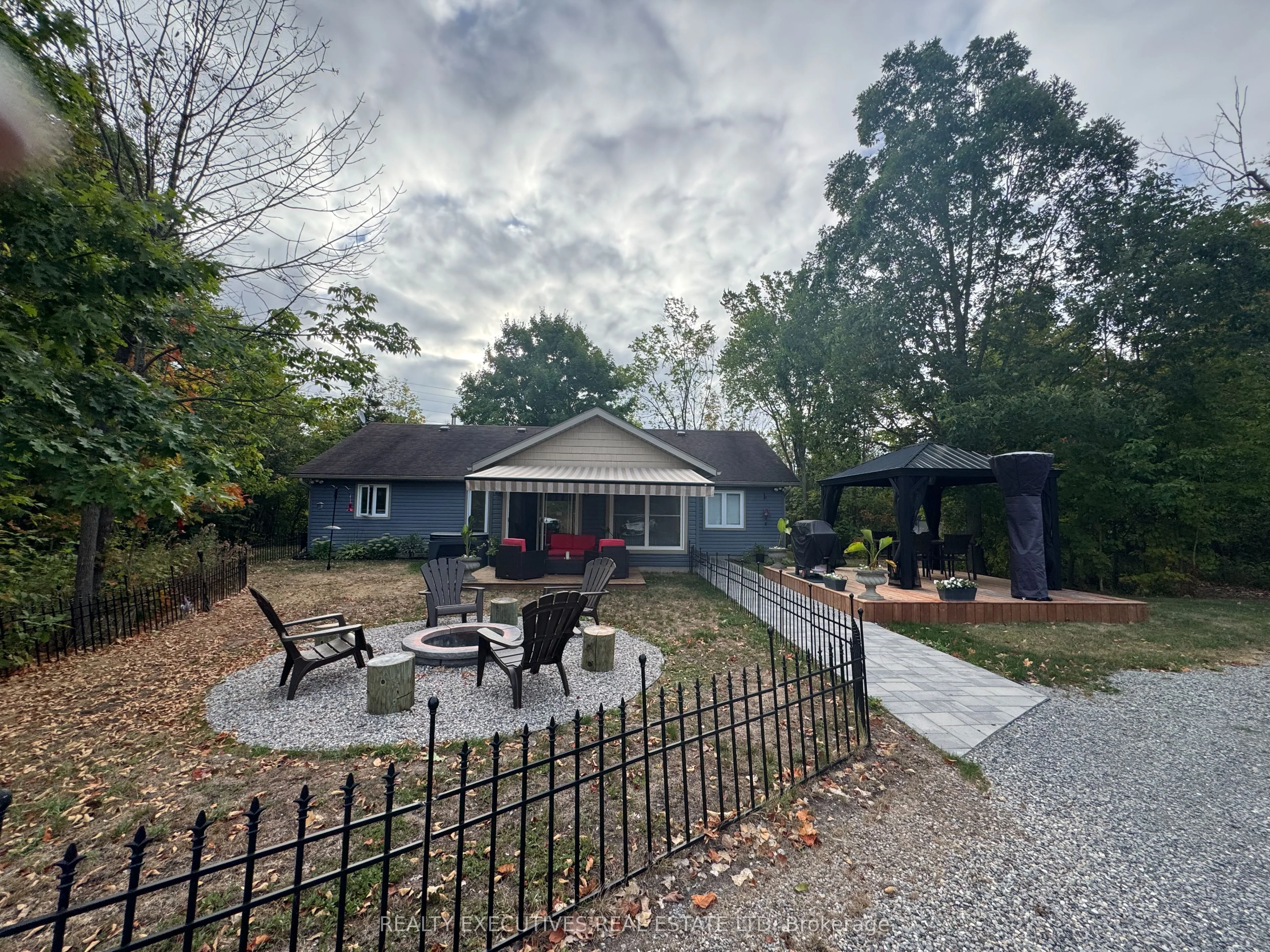 836 Narrows Lock Road NW, Rideau Lakes, ON K0G 1V0
