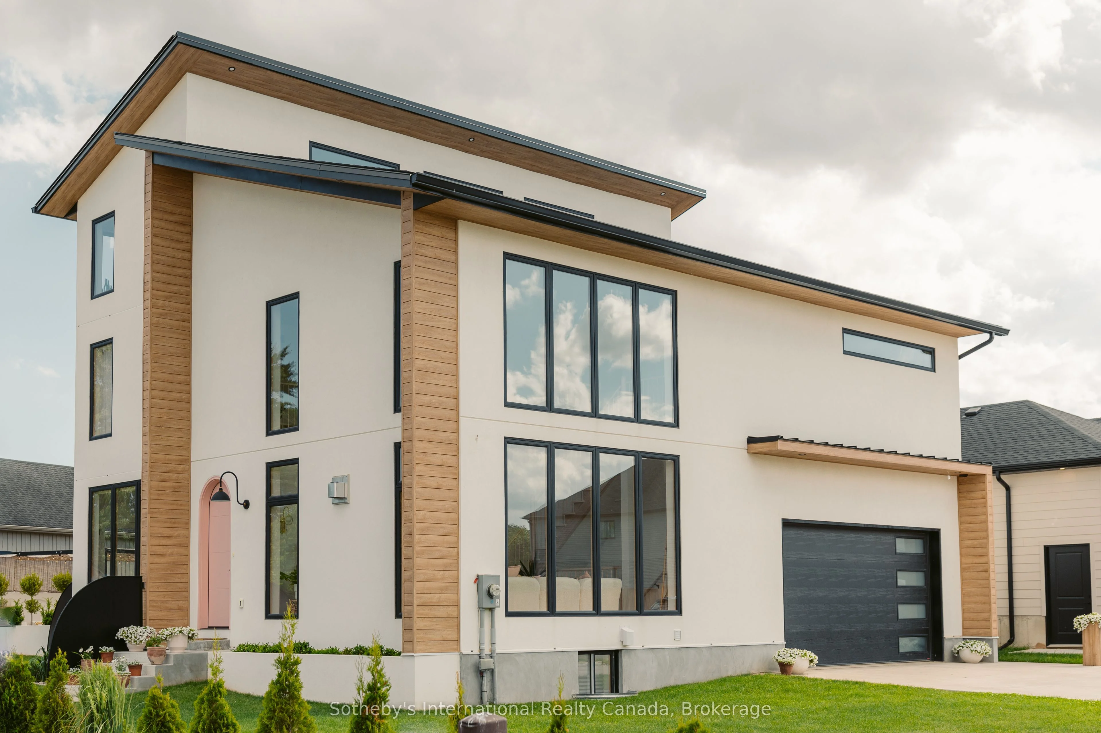 Detached in Tillsonburg