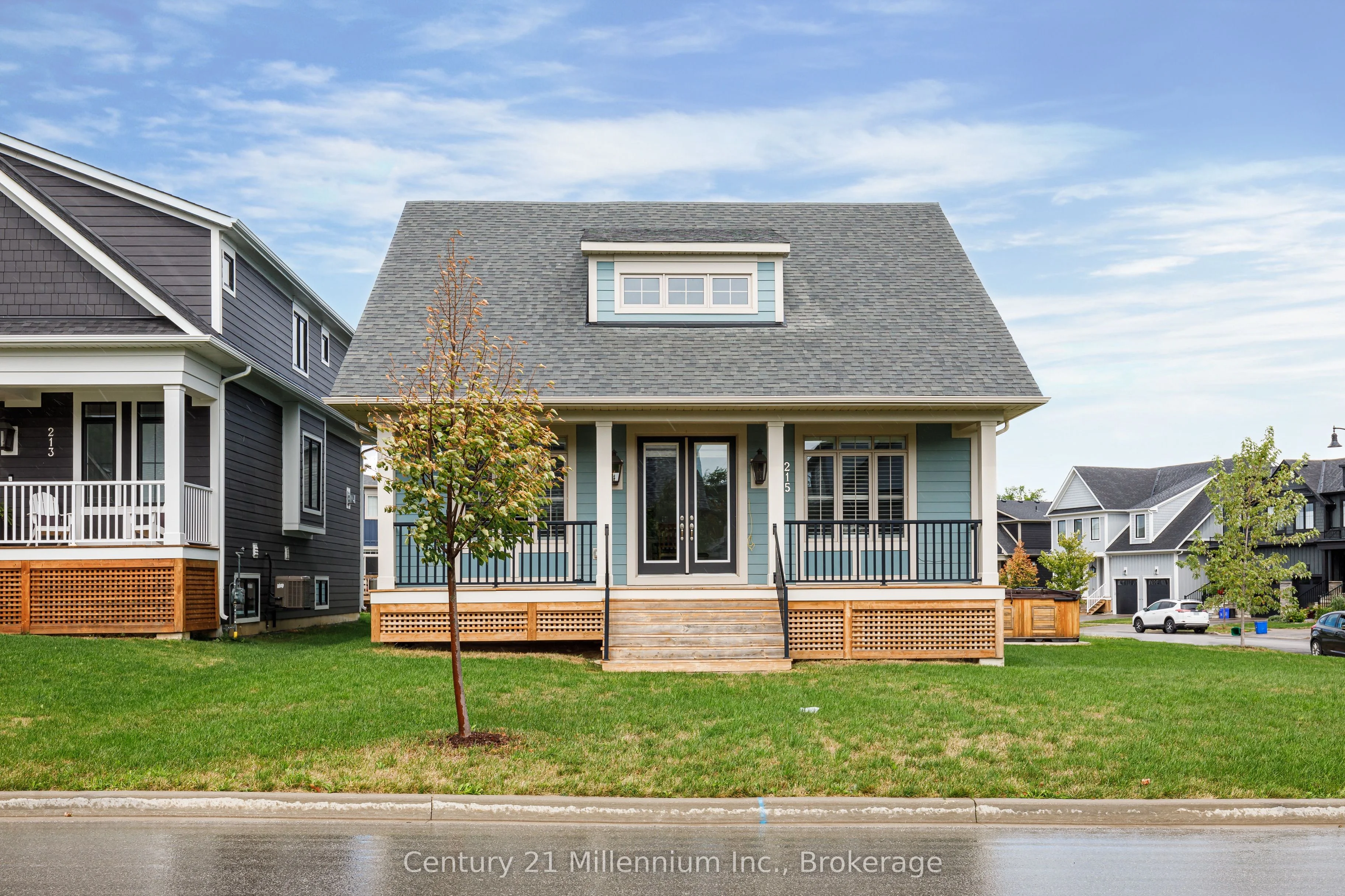 215 Courtland Street, Blue Mountains, ON L9Y 4E2