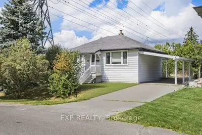 Detached in Meadowlands - Crestview and Area
