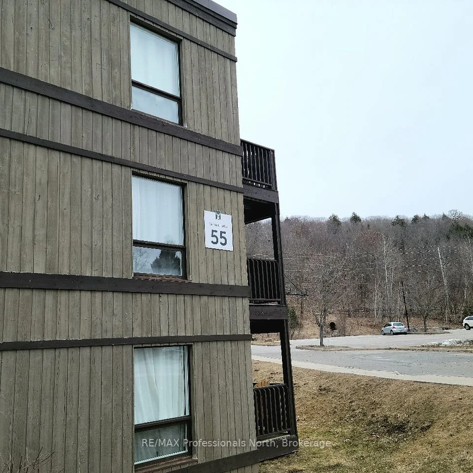 1235 DEERHURST Drive 55-107, Huntsville, ON P1H 2E8