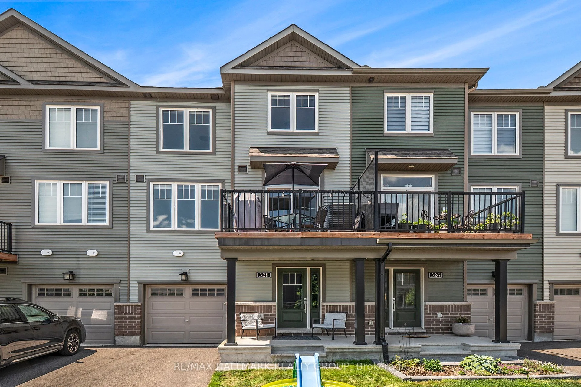 328 Shepperton Street, Orleans - Cumberland and Area, ON K4A 5K9