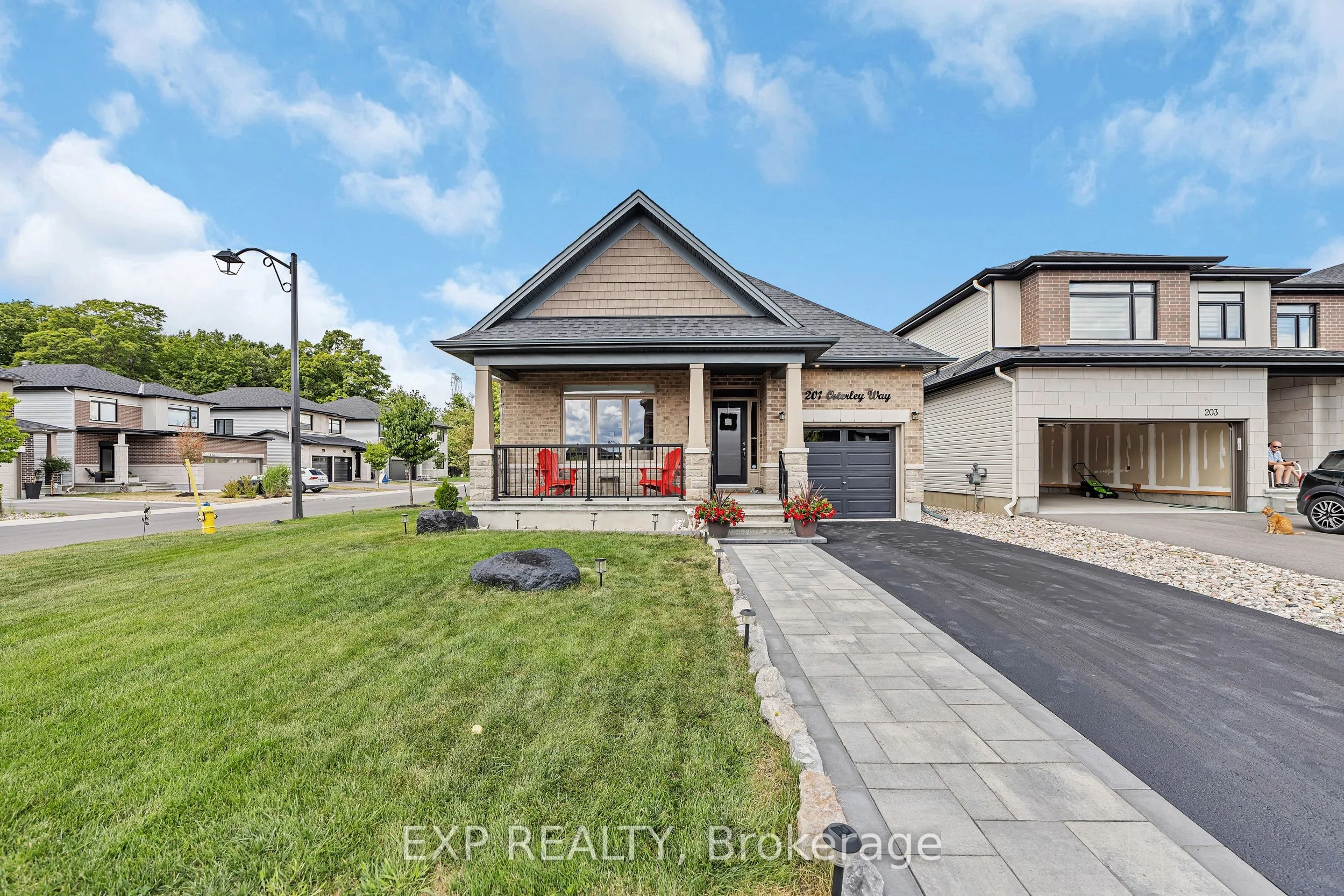 201 OSTERLEY Way, Stittsville - Munster - Richmond, ON K2S 1B6