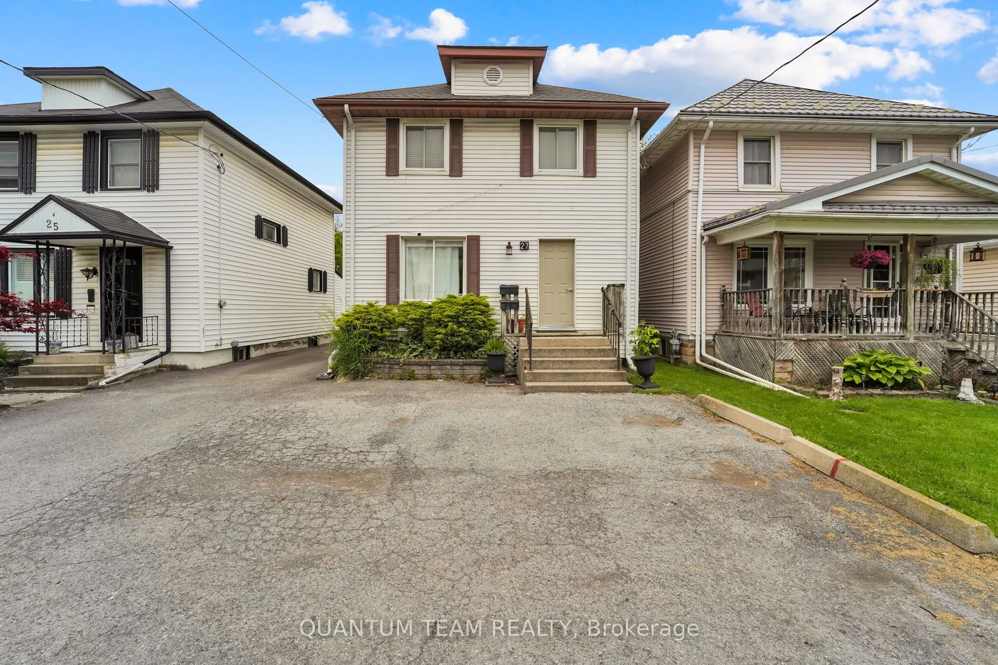 27 Berryman Avenue Main Floor unit, St. Catharines, ON L2R 3W8