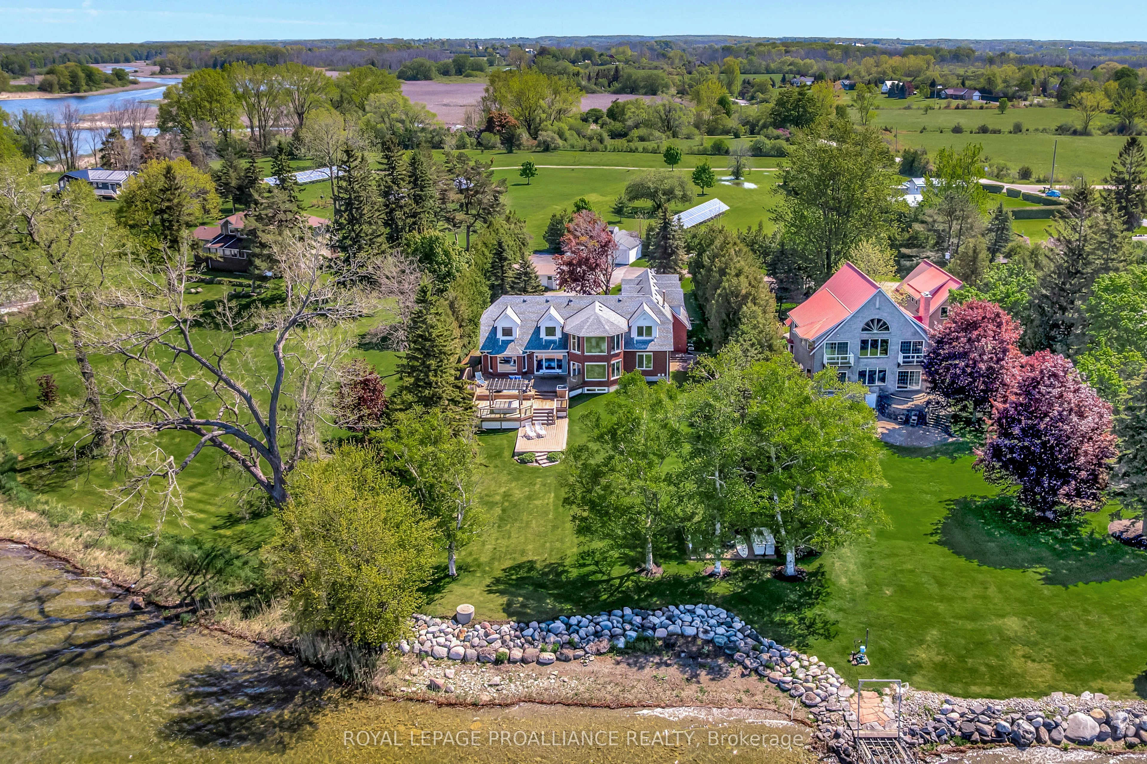 23 Quigg Lane, Prince Edward County, On K0k 1l0