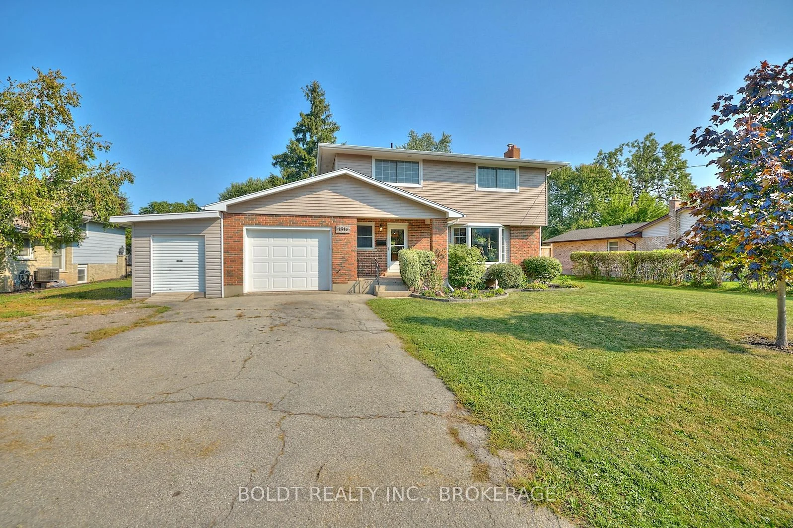 1516 GARRISON Road, Fort Erie, ON L2A 1P6
