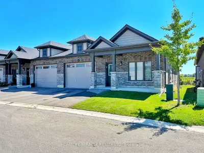 Att/Row/Townhouse in Haldimand