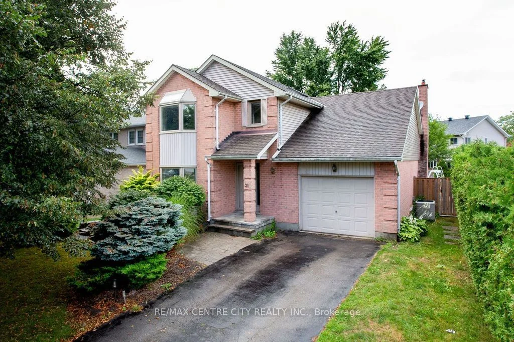 31 Colonial Crescent, London North, ON N6H 4X2