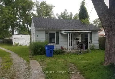 Detached in Chatham-Kent