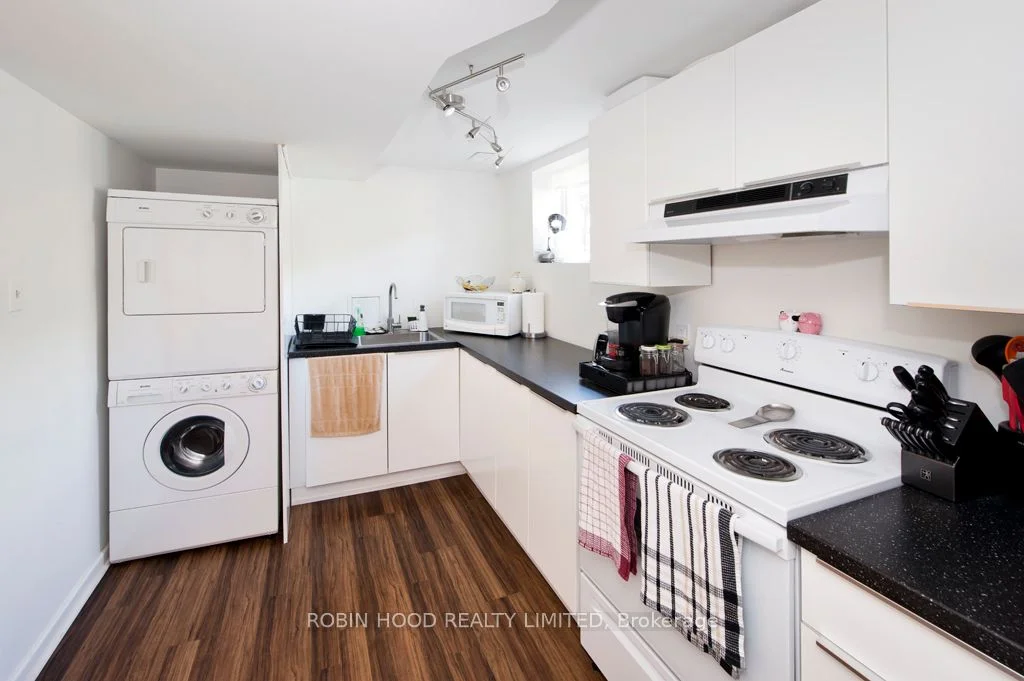 649 Farmington Avenue B, Billings Bridge - Riverside Park and Area, ON K1V 7H4