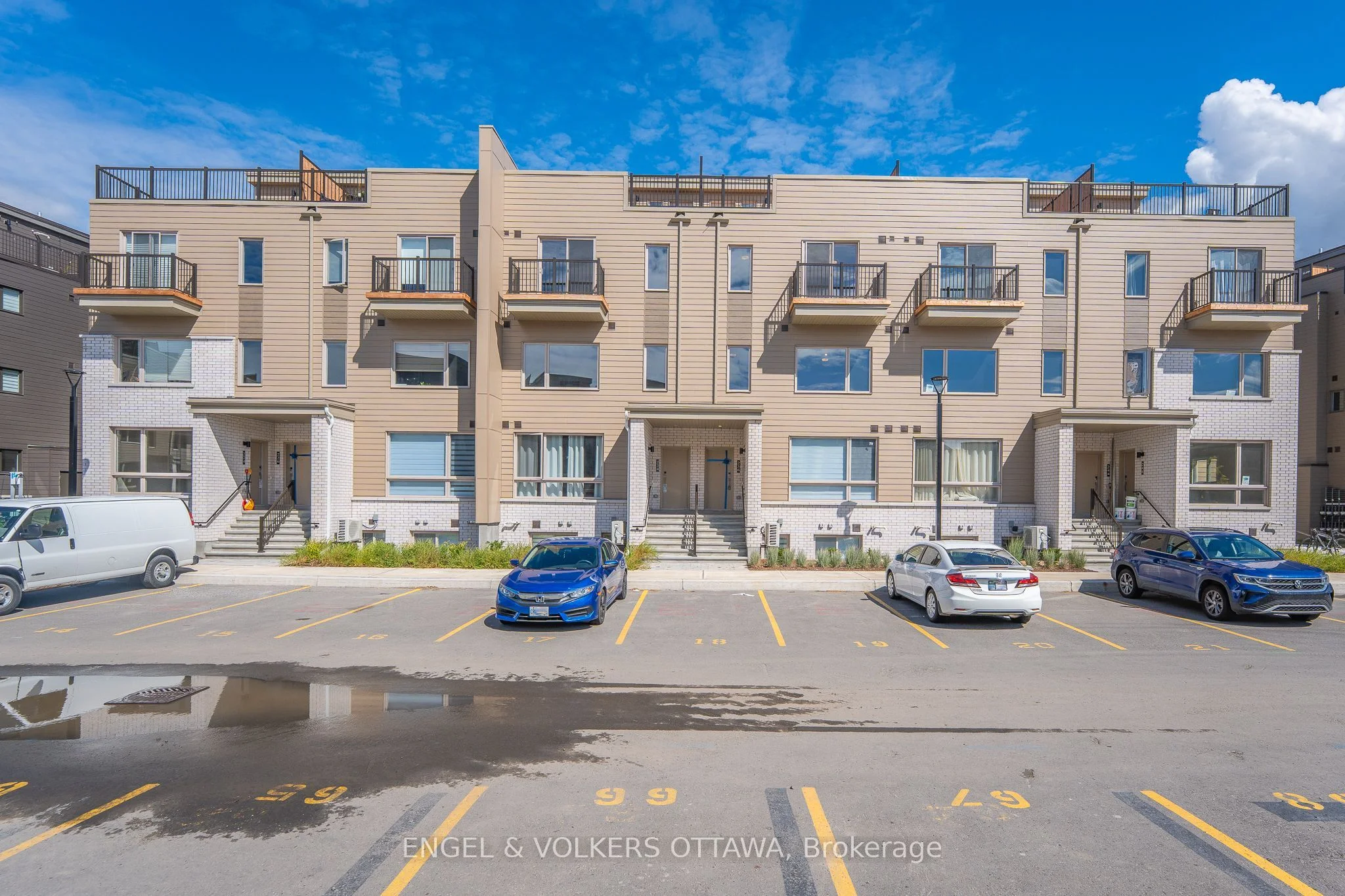 236 Mishi Private, Manor Park - Cardinal Glen and Area, ON K1K 4E1