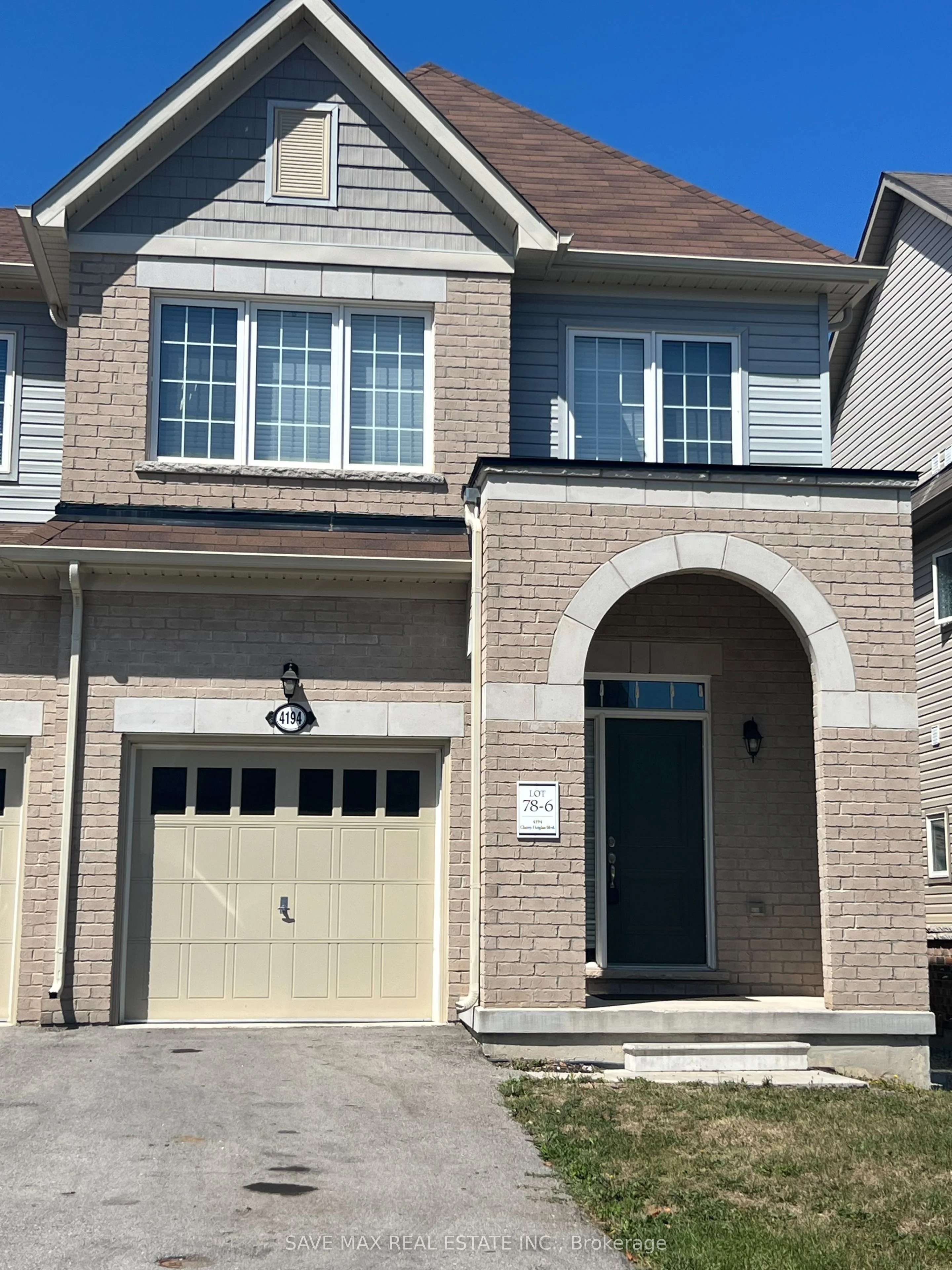 Att/Row/Townhouse in Lincoln