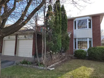 Detached in Orleans - Convent Glen and Area