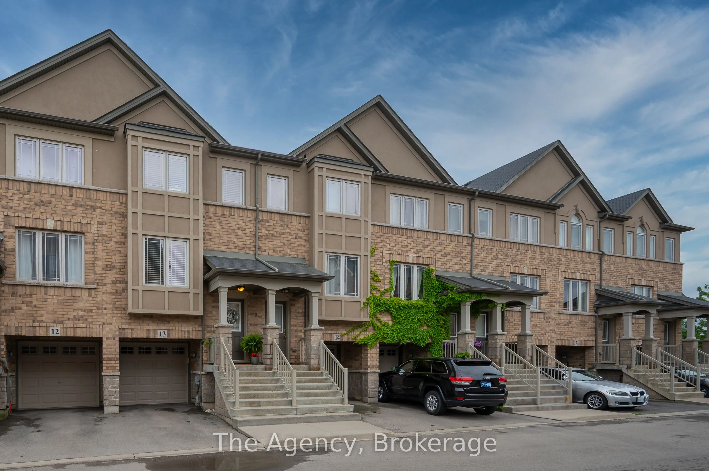 Att/Row/Townhouse in Hamilton
