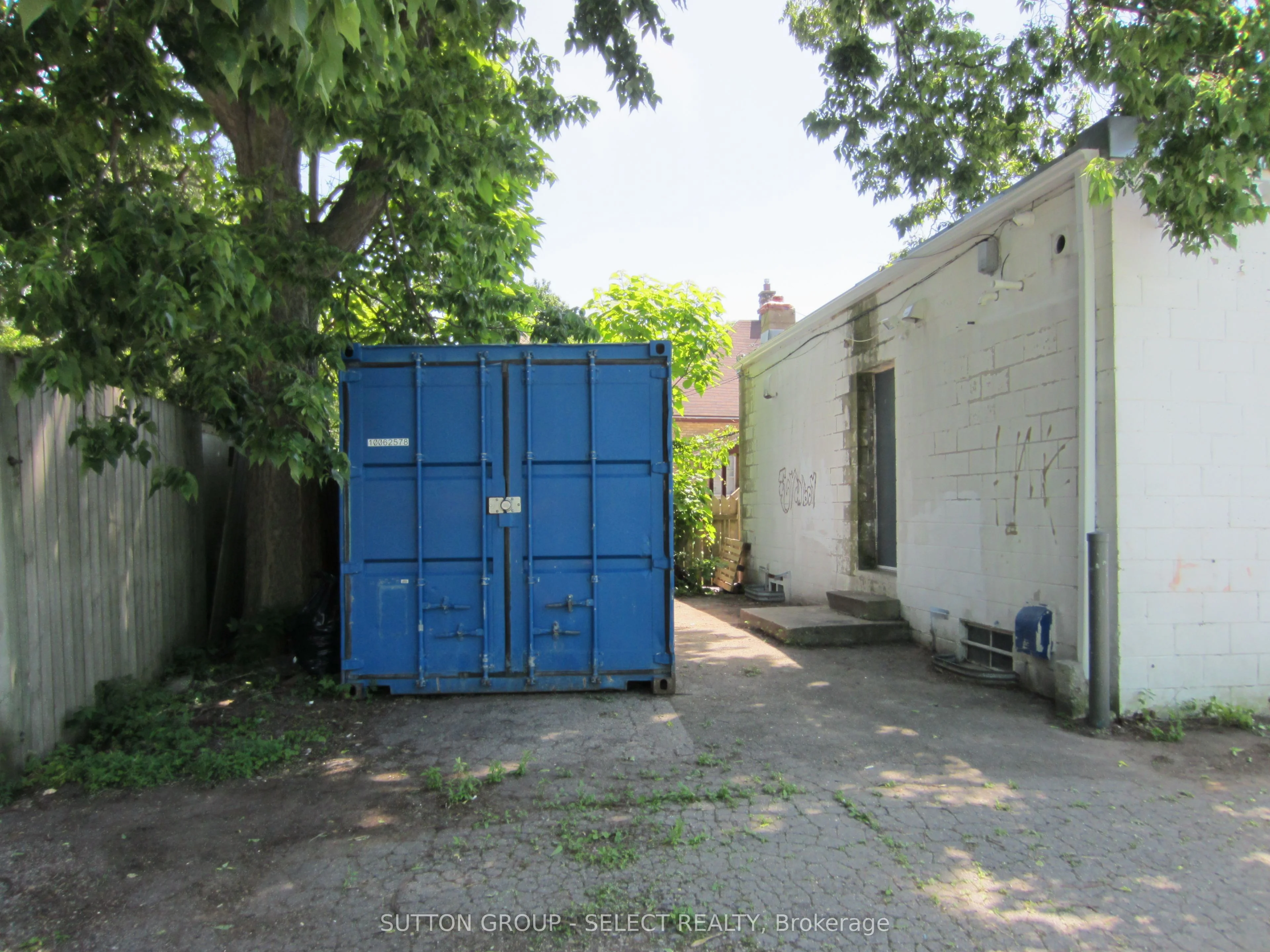 32 Adelaide Street S, London South, ON N5Z 3K2