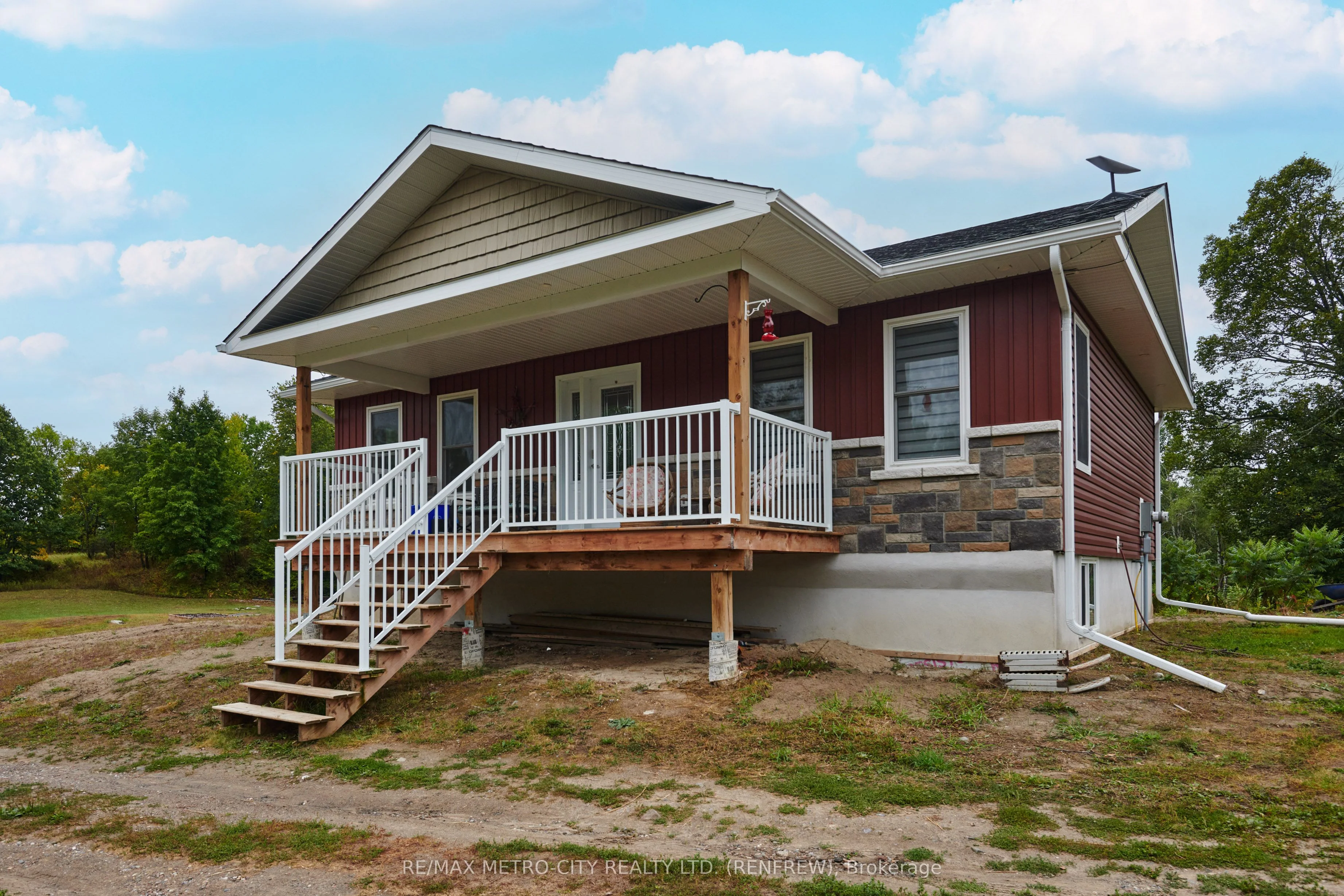 132 Stufko Road, Admaston/bromley, On K7v 3z5