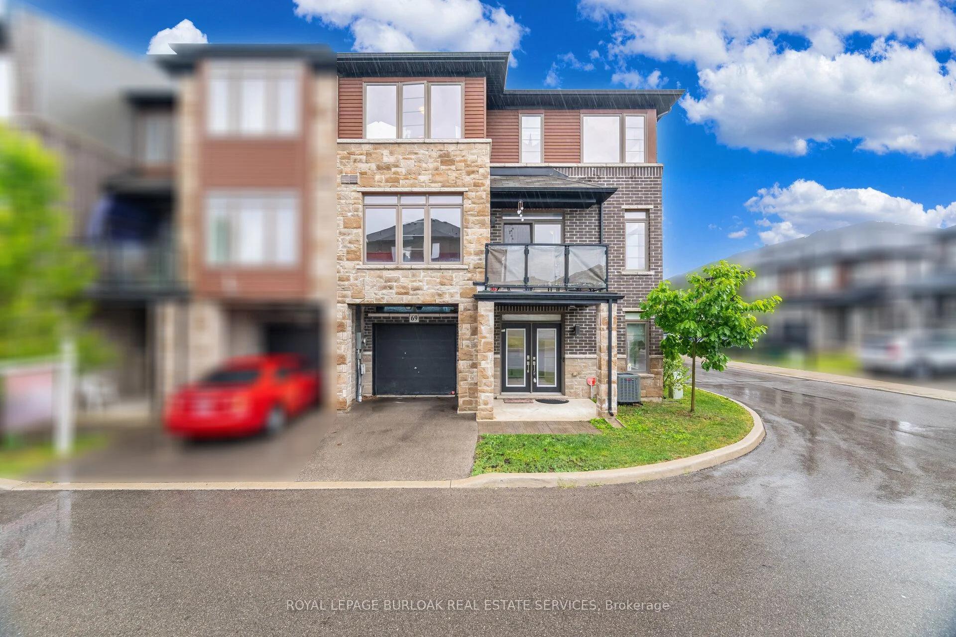 Att/Row/Townhouse in Hamilton