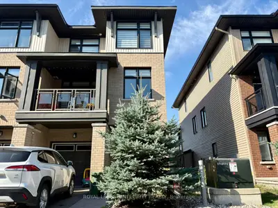 Att/Row/Townhouse in Blossom Park - Airport and Area
