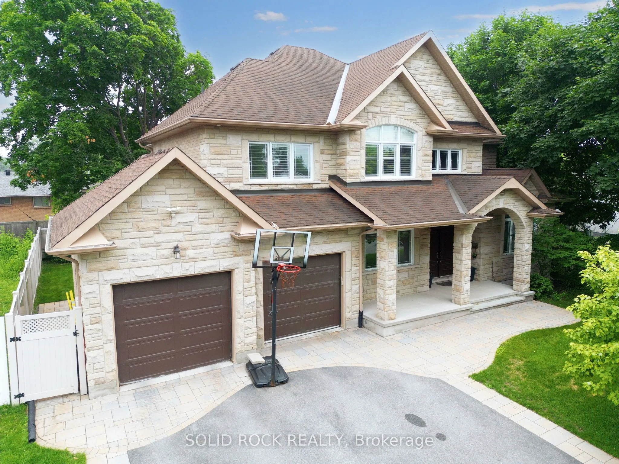 120 Rossland Avenue, Meadowlands - Crestview And Area, On K2g 2l3
