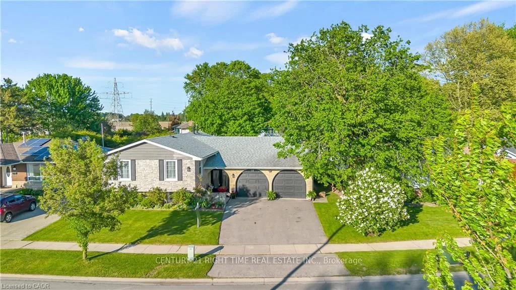 Detached in Brantford
