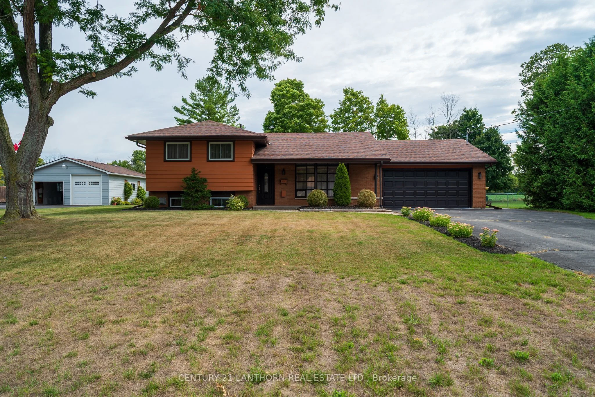 308 Catalina Drive, Quinte West, ON K8R 1C7