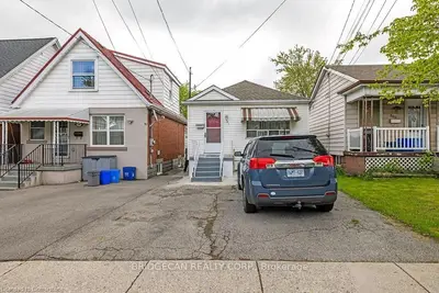Detached in Hamilton