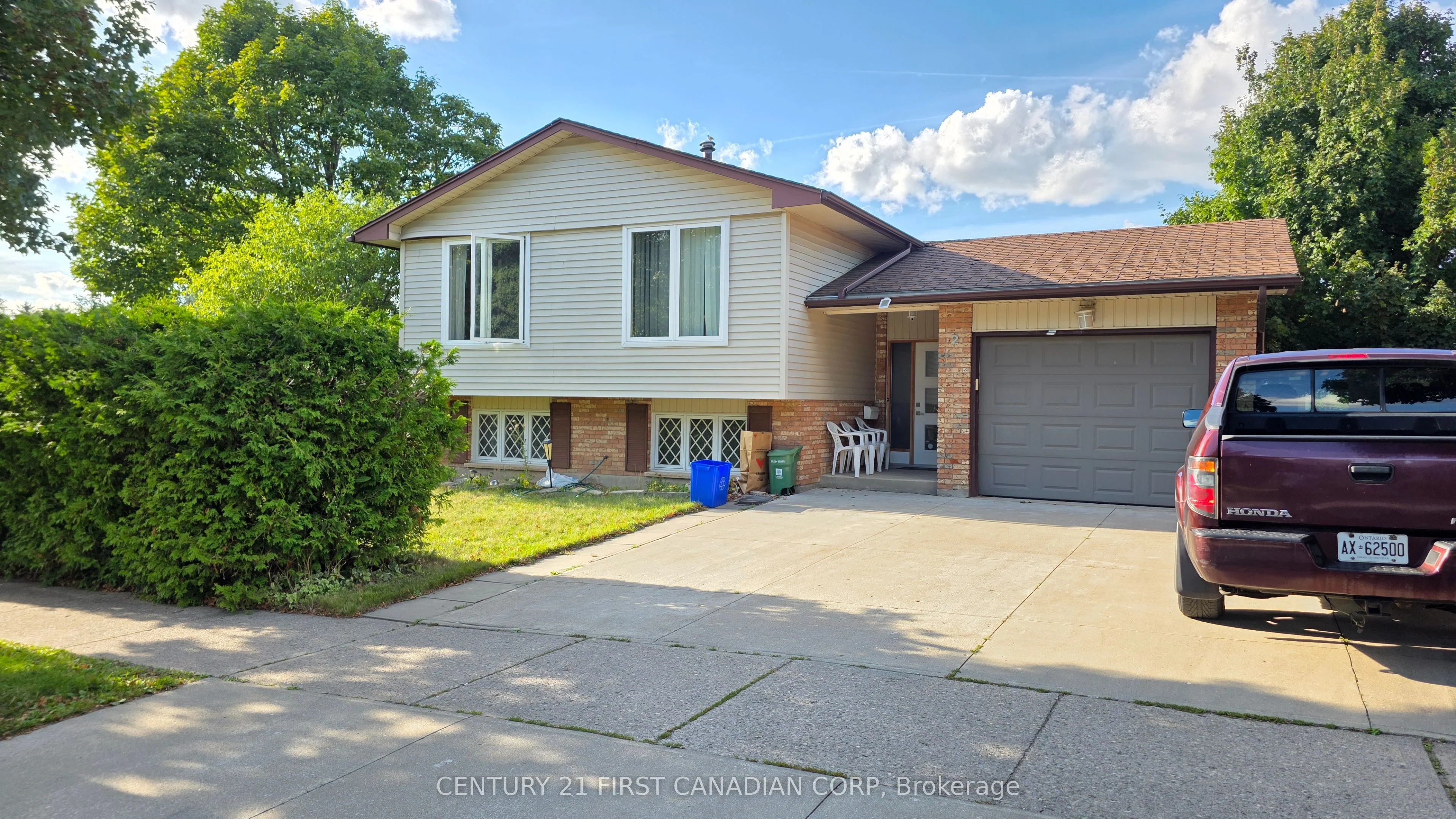 2 Muriel Crescent, London South, ON N6E 2K5