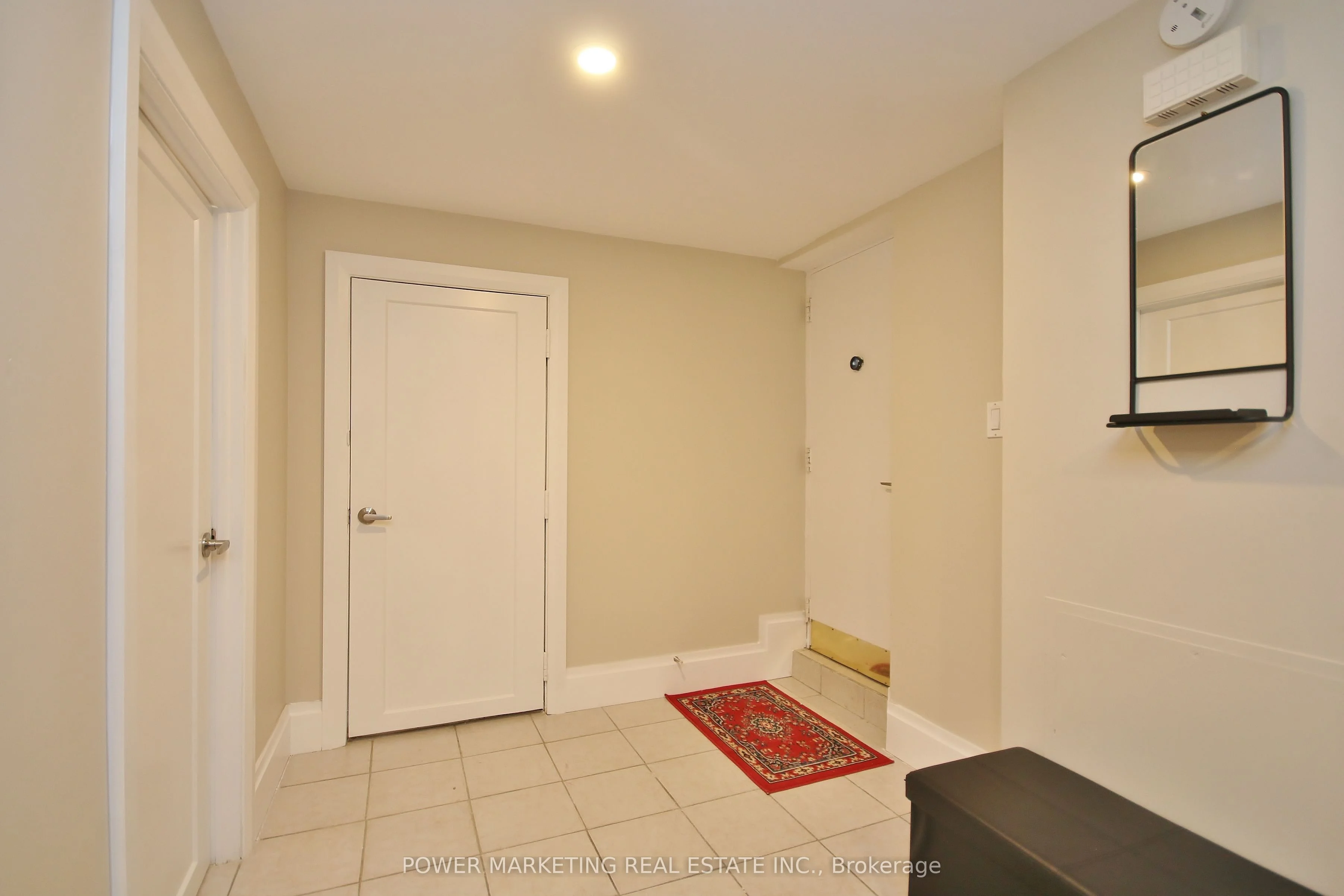 835 MONTREAL Road A, Manor Park - Cardinal Glen and Area, ON K1K 0S9