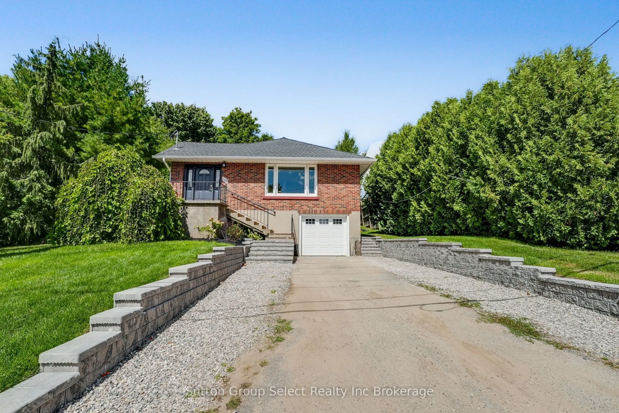 105 KING Street E, Ingersoll, ON N5C 1G8