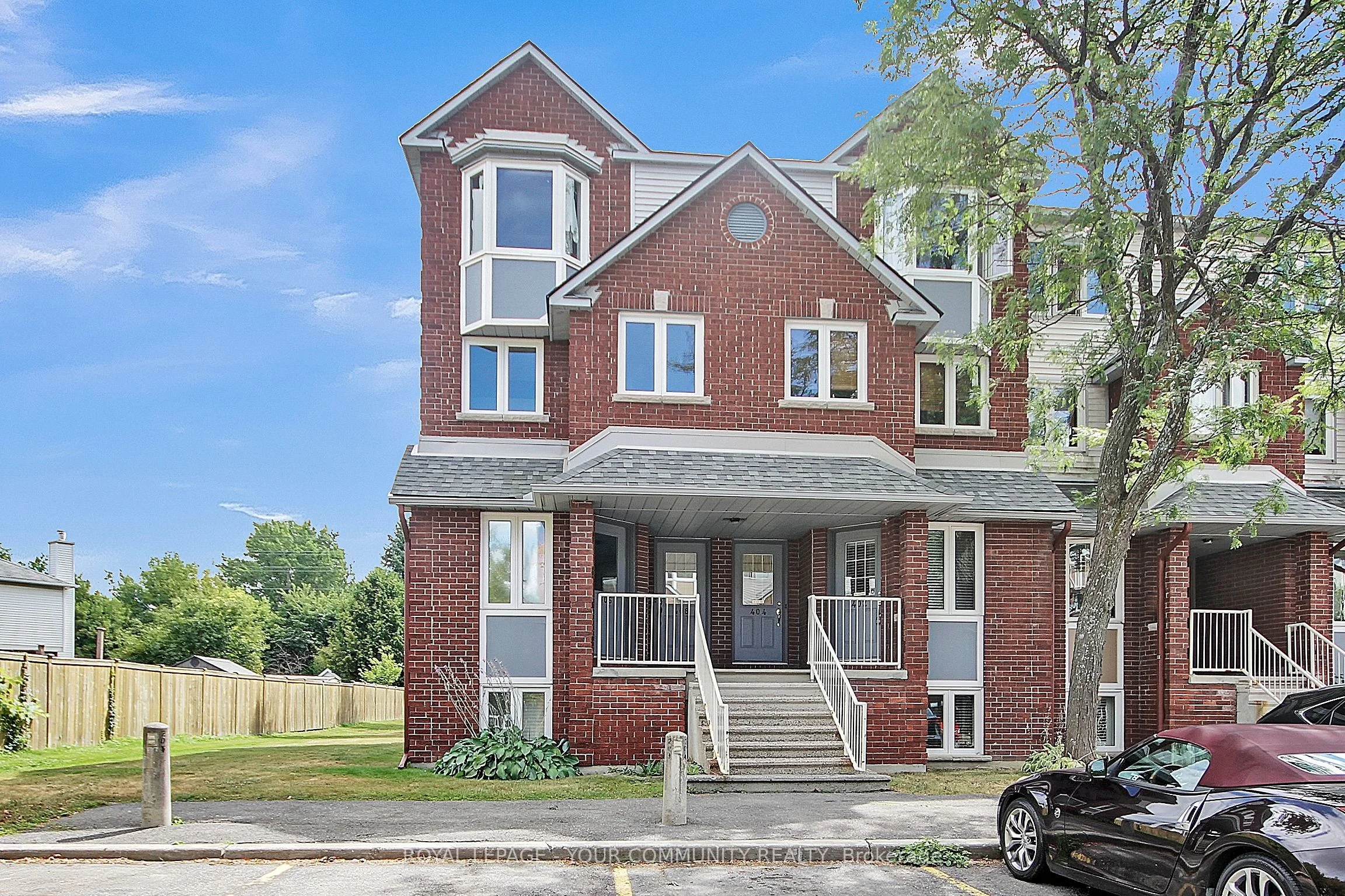 402 Briston Private, Hunt Club - South Keys and Area, ON K1G 5R3