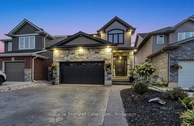 Detached in Woodstock
