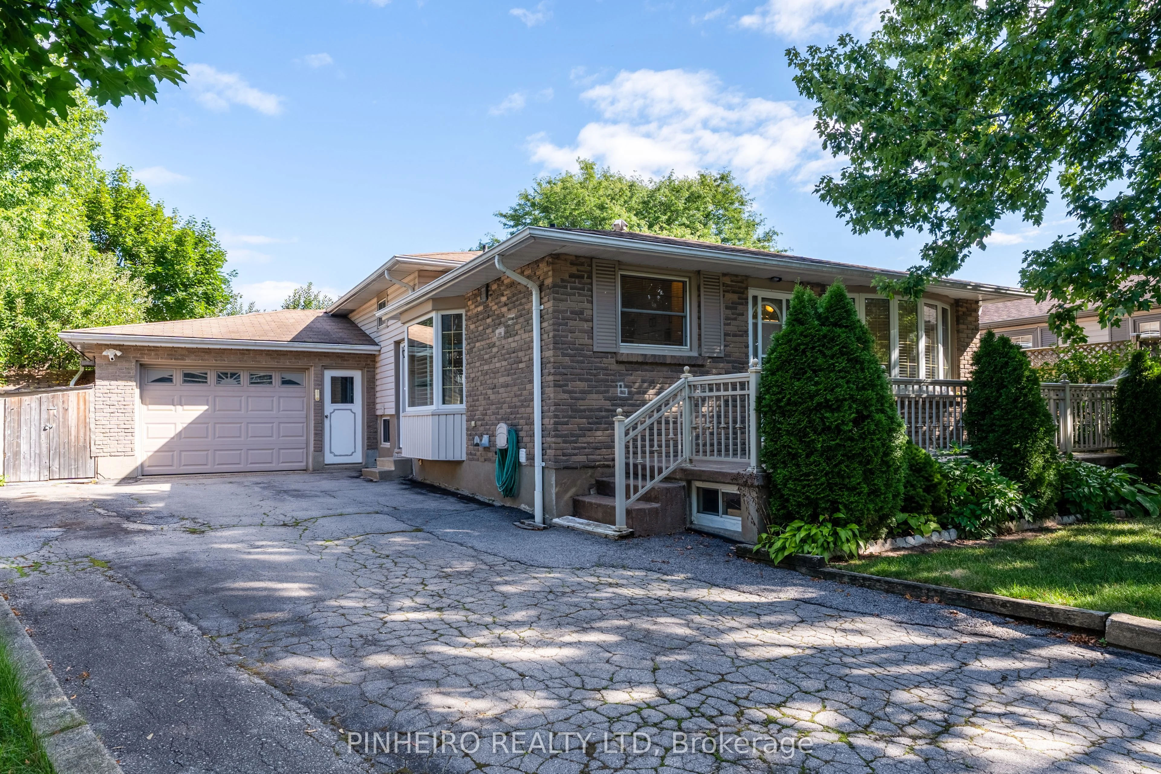 67 Harcroft Crescent, London South, ON N6C 2Z9