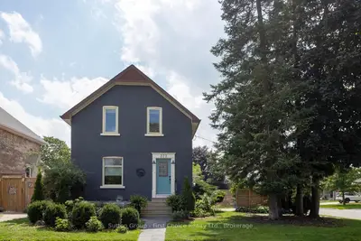 Detached in Stratford