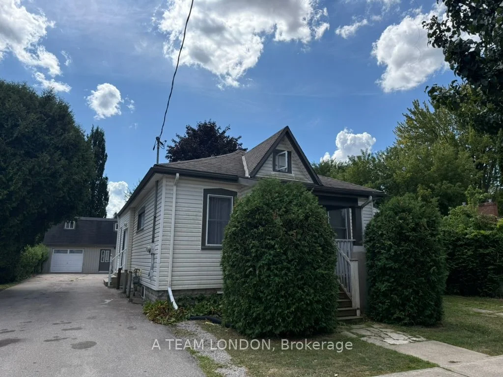 Triplex in London North