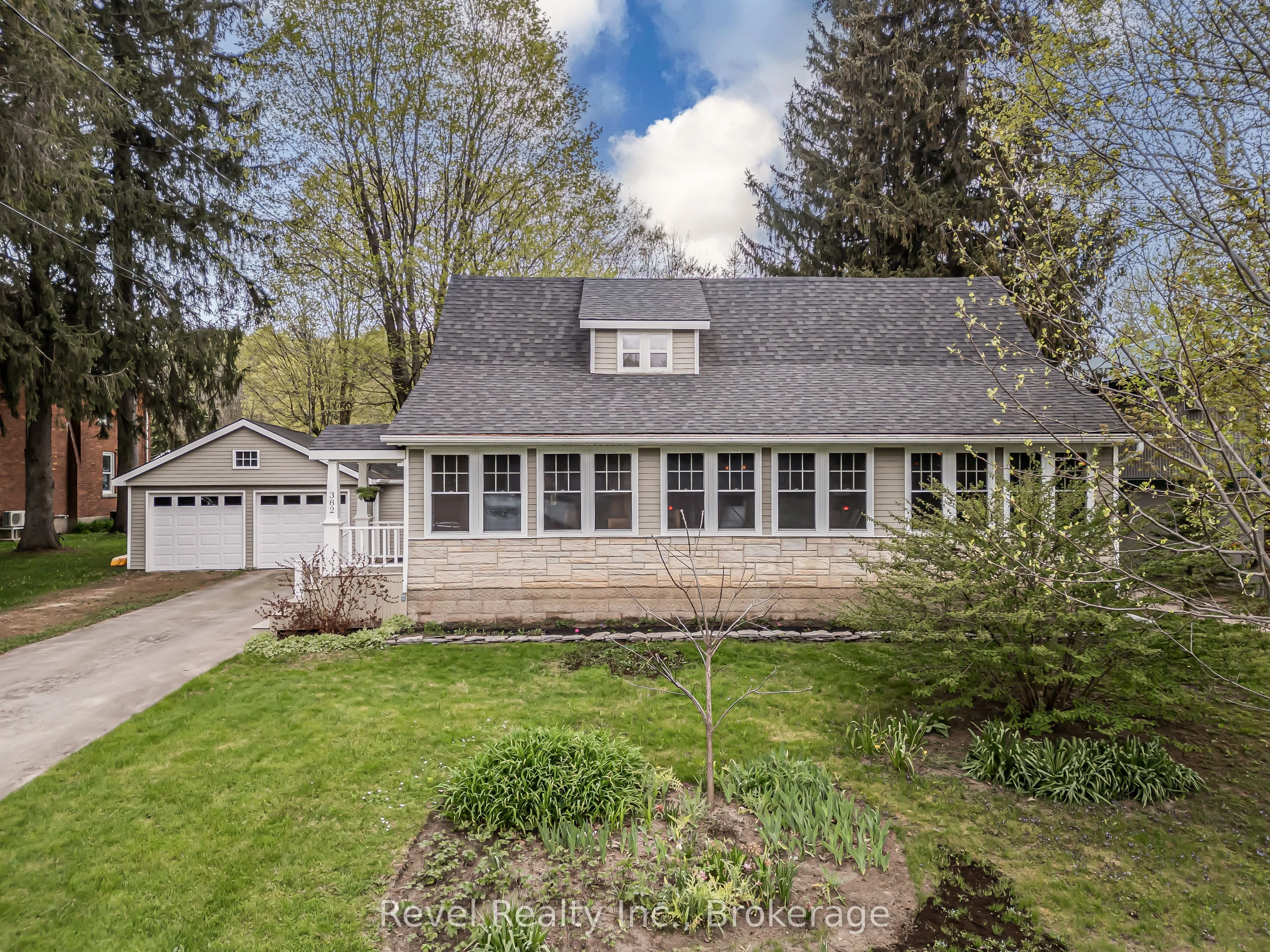 382 2nd Avenue SE, Georgian Bluffs, ON N4K 5T1
