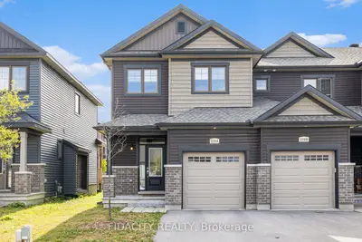 Att/Row/Townhouse in Kanata