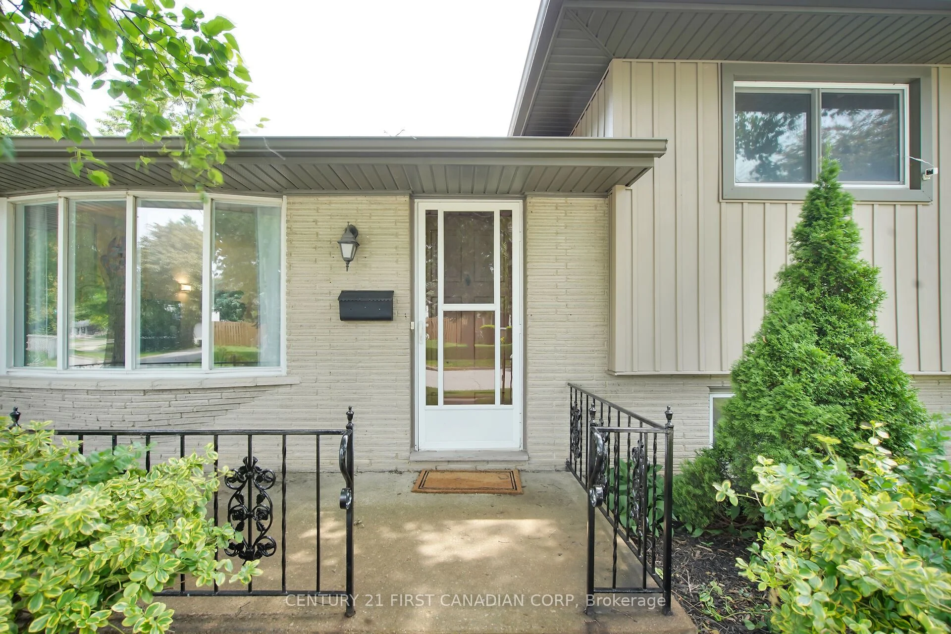 1 Buchan Road, London East, ON N5V 1K9