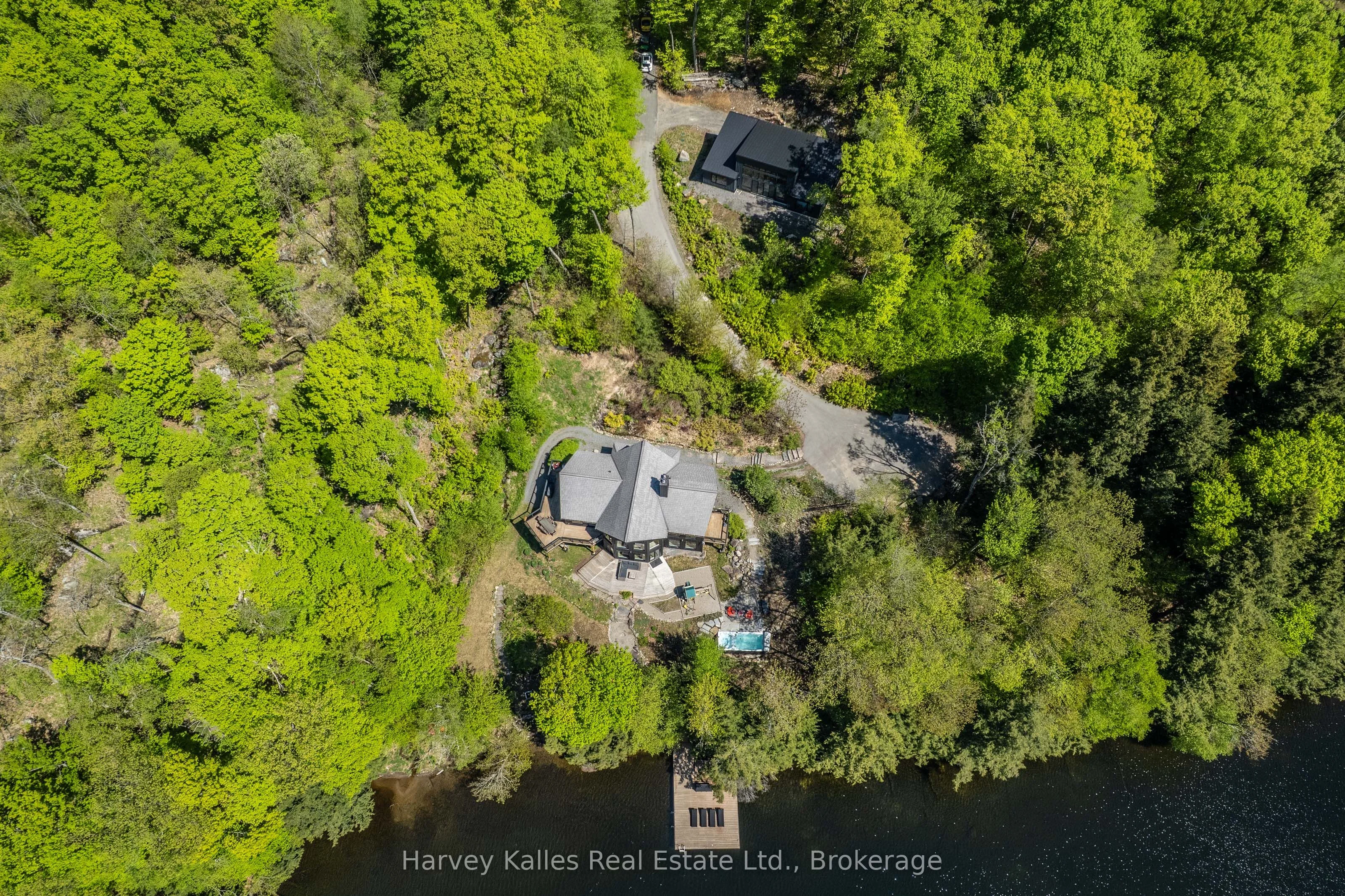 1118 North Drive #4, Muskoka Lakes, ON P0B 1G0