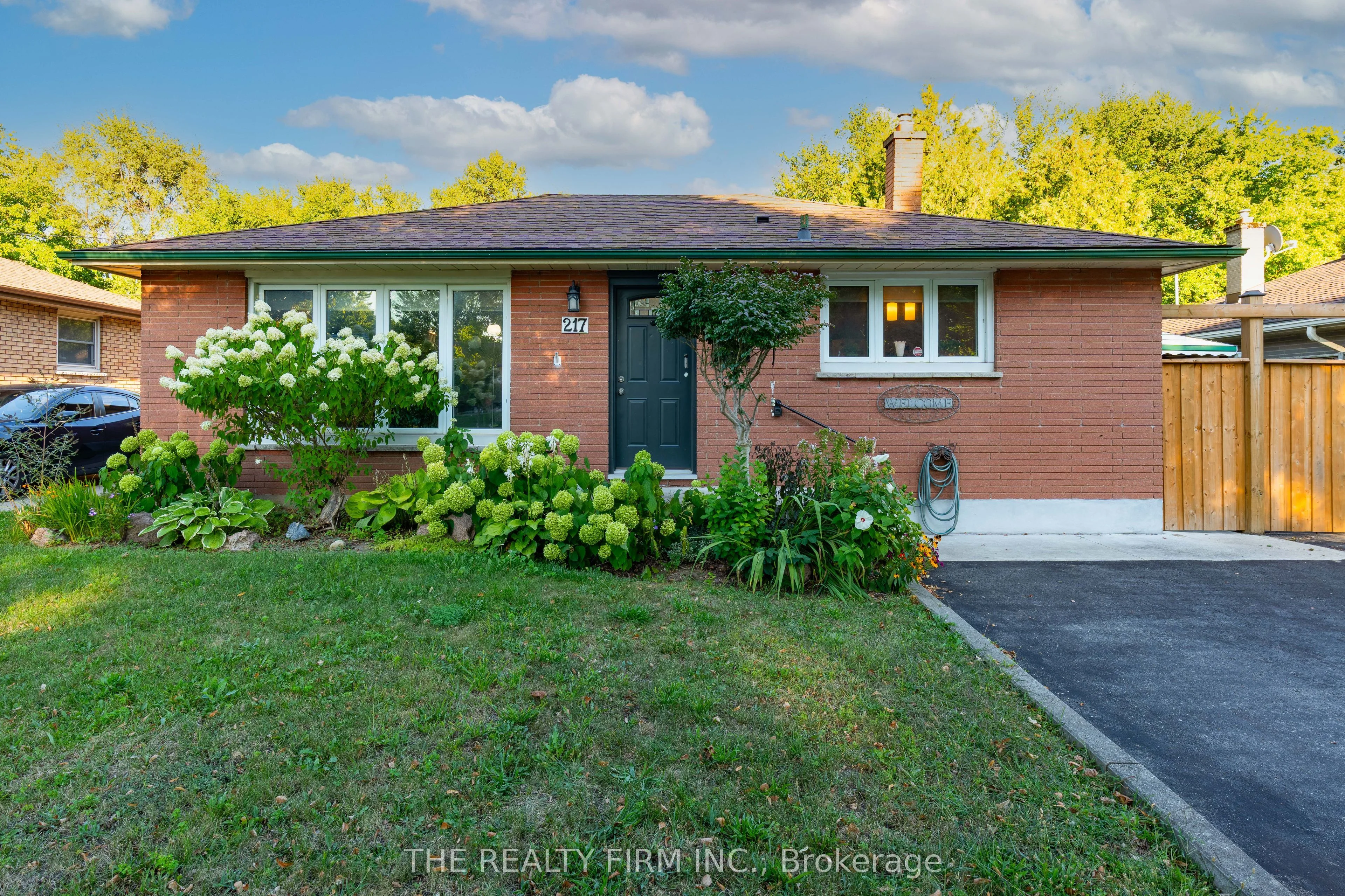 217 Manitoulin Drive E, London East, ON N5W 1M8