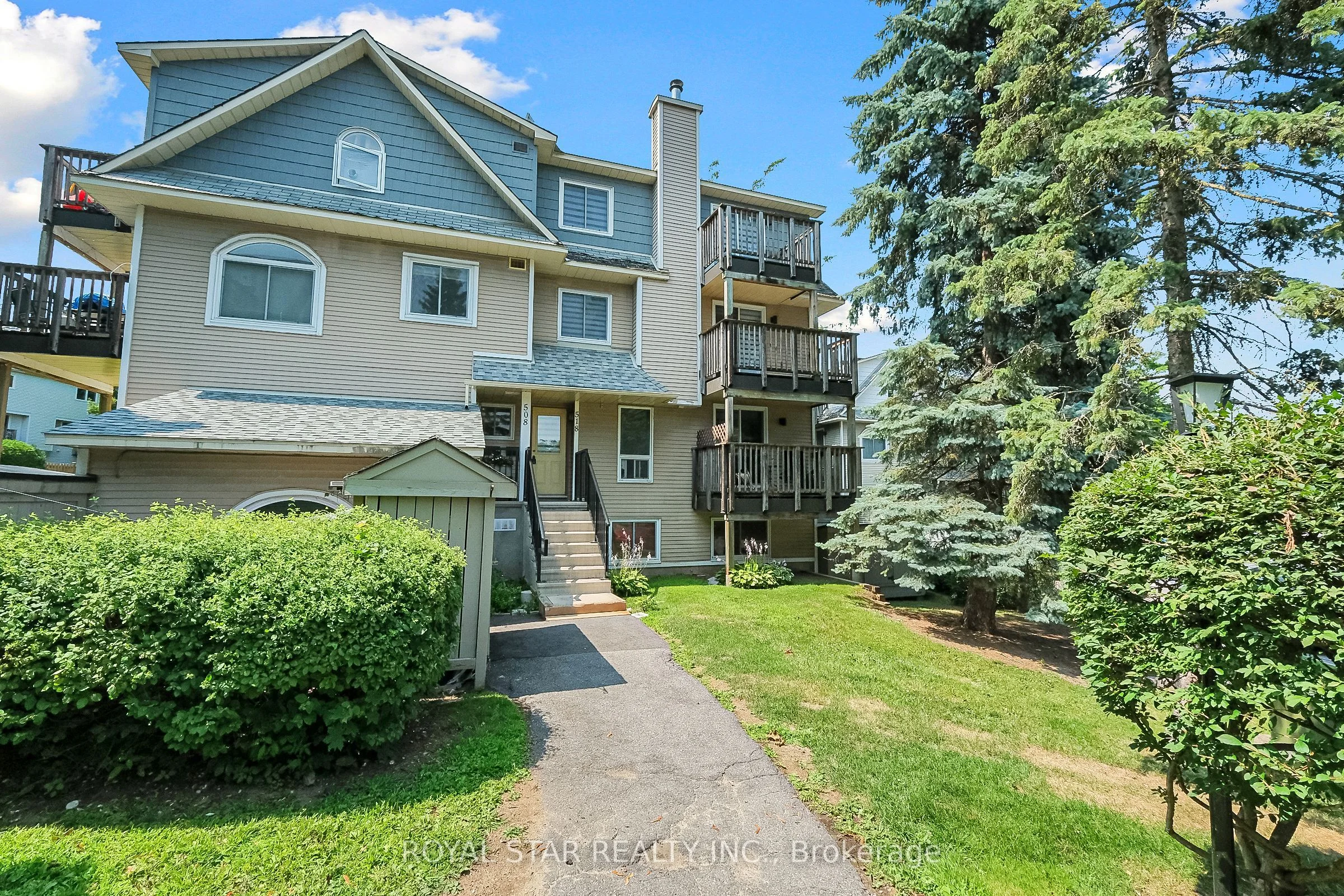 518 Tanguay Court, Kanata, ON K2L 3L8