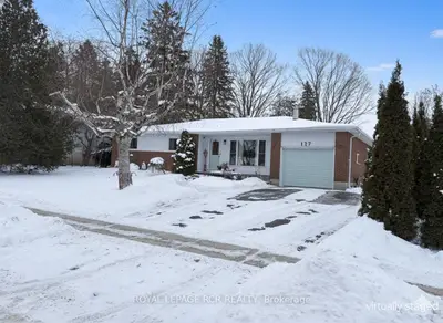 Detached in Shelburne