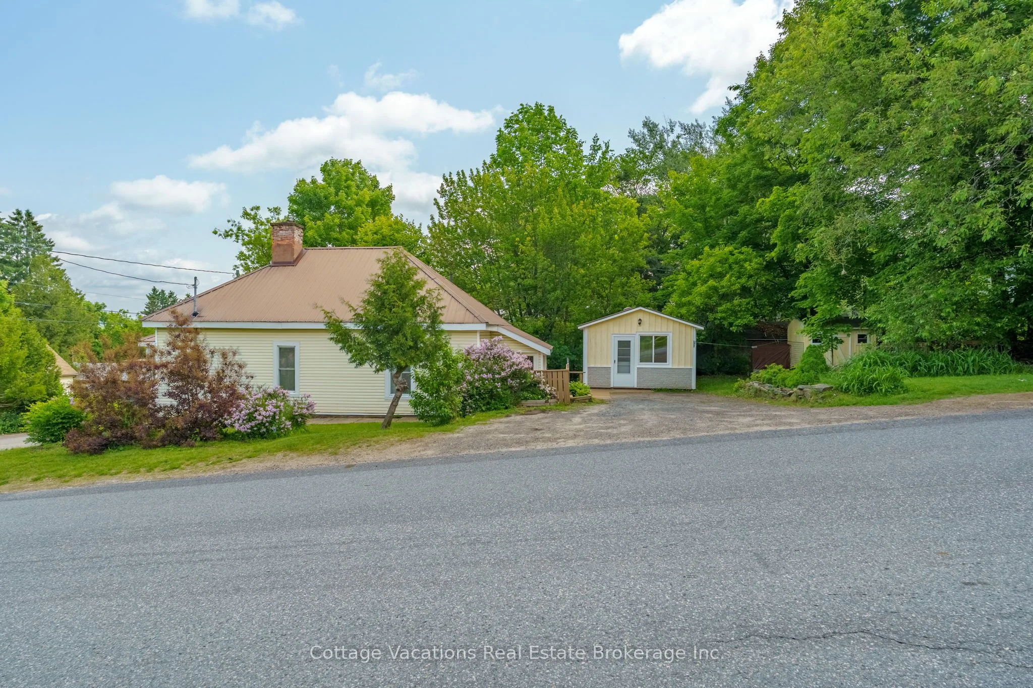 1 Duncan Street E, Huntsville, ON P1H 1V9