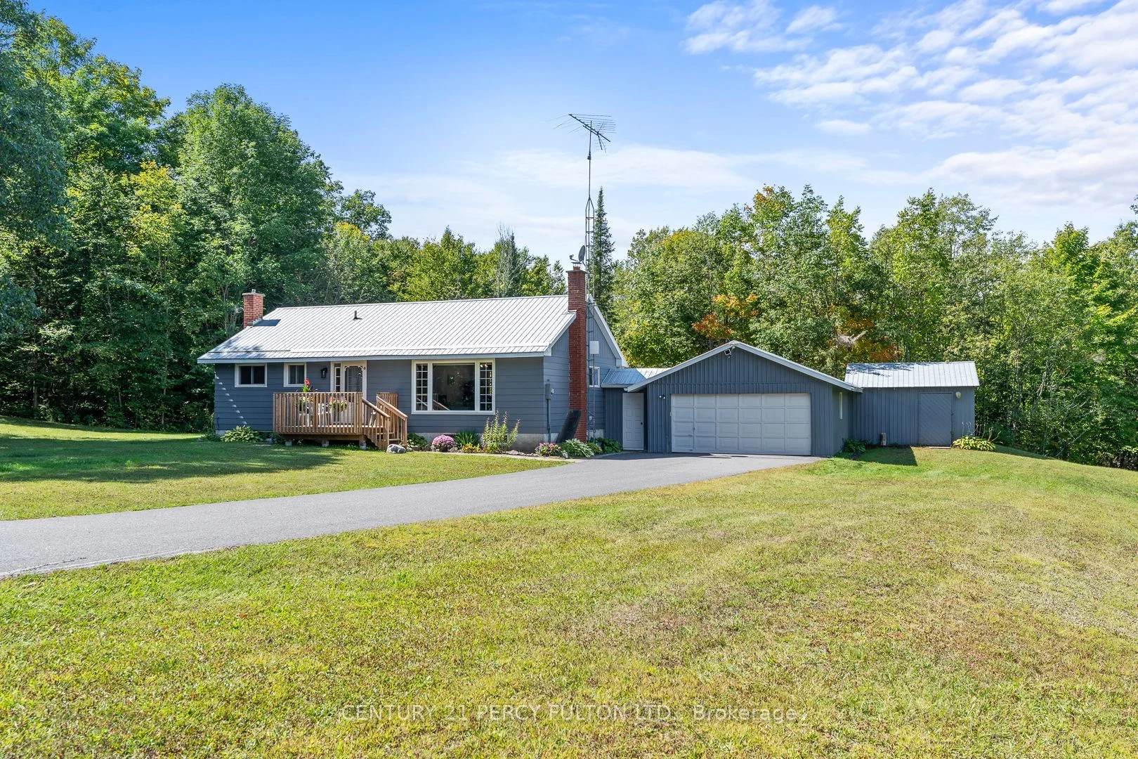 1004 Rosseau Lake 1 Road, Muskoka Lakes, ON P0B 1M0