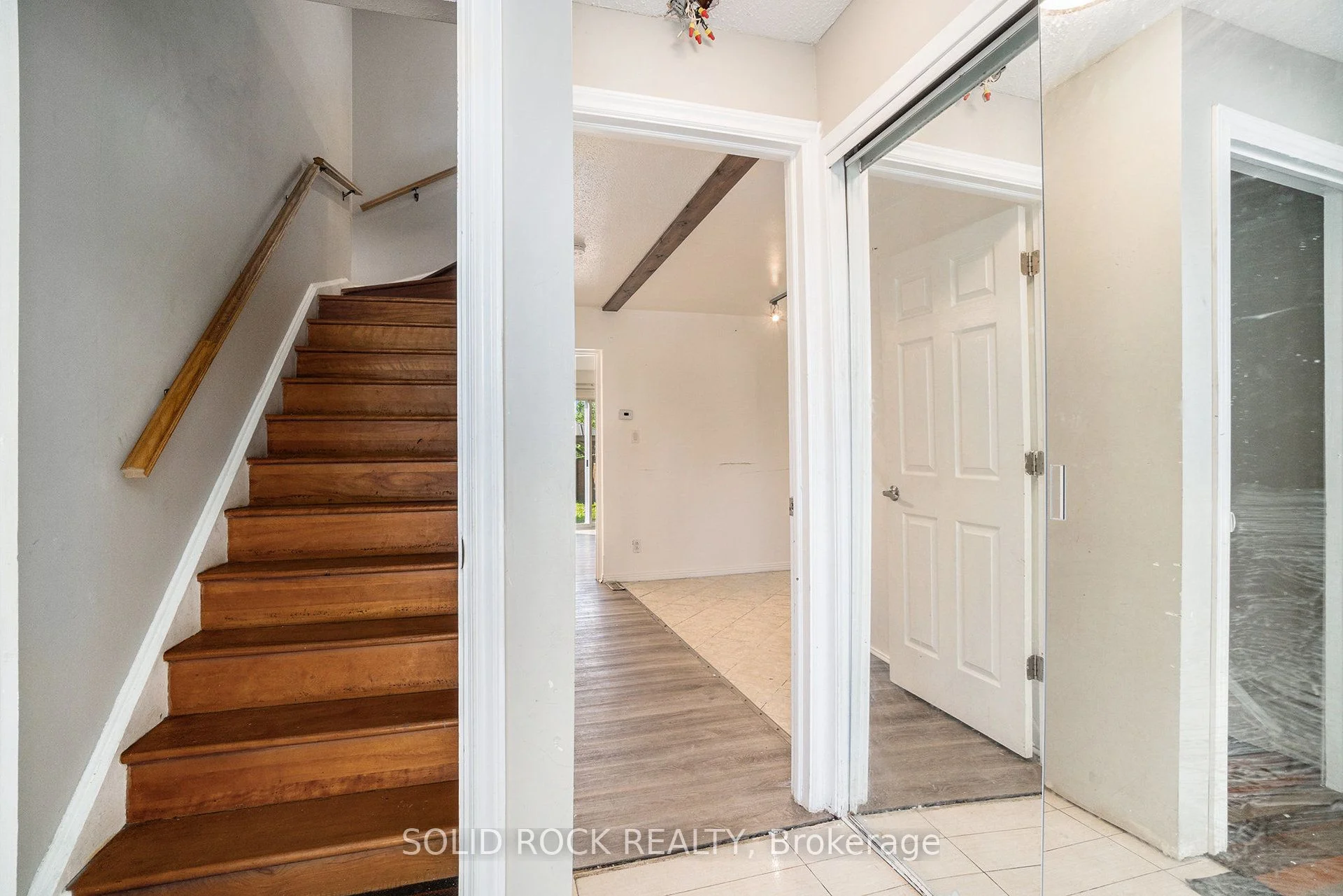 1432 Leigh Crescent, Cyrville - Carson Grove - Pineview, On K1j 8e4